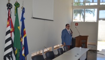 medico-membro-do-conselho-federal-de-medicina-ministrou-palestra