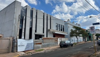 predio-da-camara-de-vereadores-teve-custo-extra-de-rs-600-mil