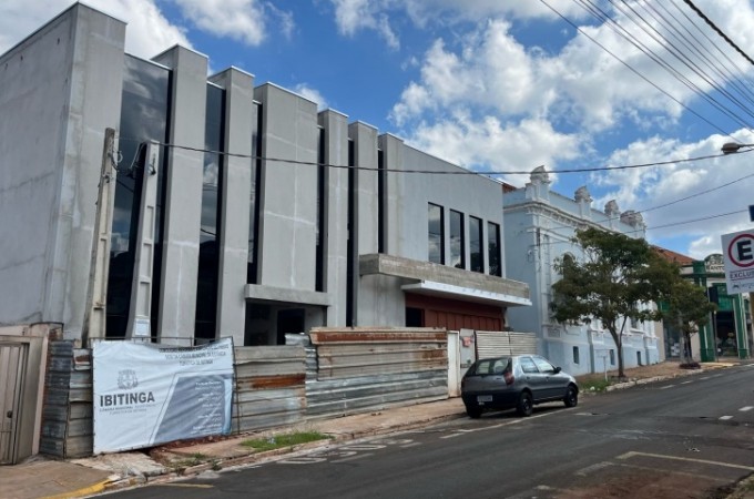 Pr�dio da C�mara de Vereadores teve custo extra de R$ 600 mil 