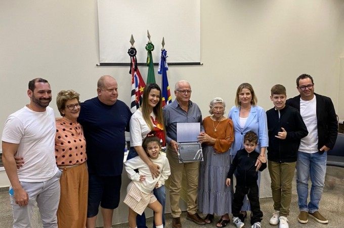 C�mara de Vereadores entregou T�tulo de Cidad�o Ibitinguense