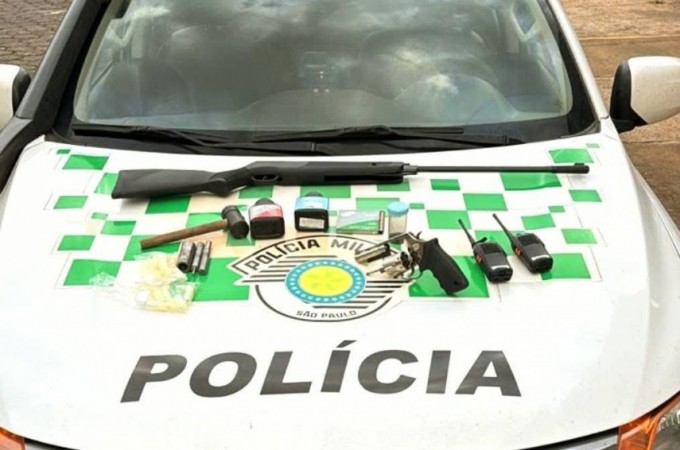 PM Ambiental de Ibitinga apreendeu armas em muni��es em Mat�o