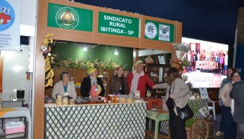 sindicato-rural-esta-presente-na-49a-feira-do-bordado