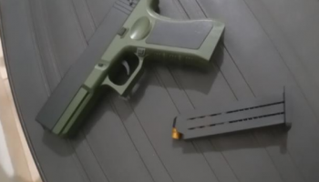 pm-apreende-simulacro-de-arma-de-fogo-em-posto-de-combustiveis