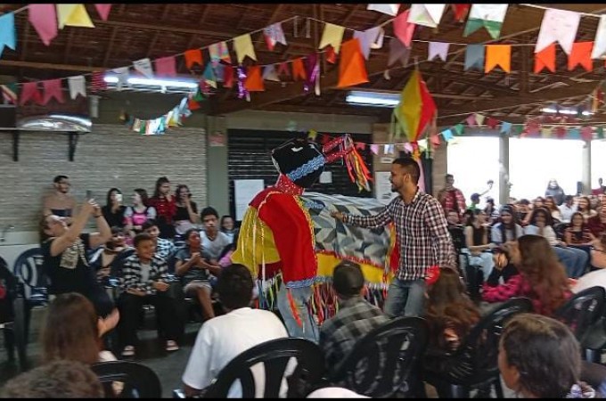 Escola �ngelo Martino promoveu Imers�o Cultural em Arte e Literatura