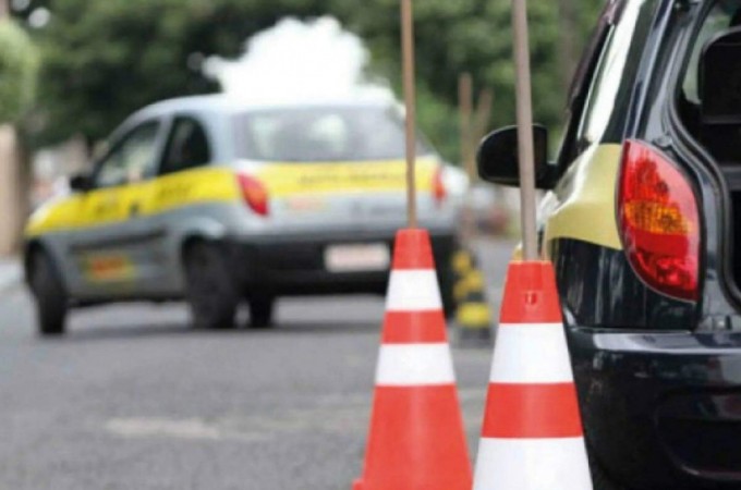 Governo quer acabar com autoescola obrigatria na CNH