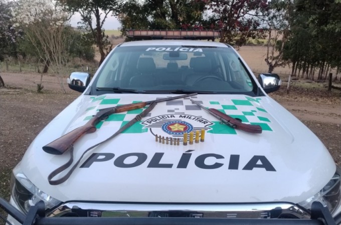 PM Ambiental prendeu homem com armas e ave silvestre