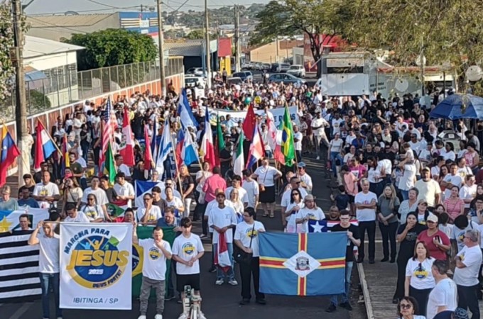  Marcha para Jesus terminou com show na Praa Jorge Tibiri