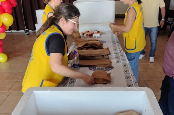 Lions Club comemorou vendas de Big Mac em prol de Casa de Apoio