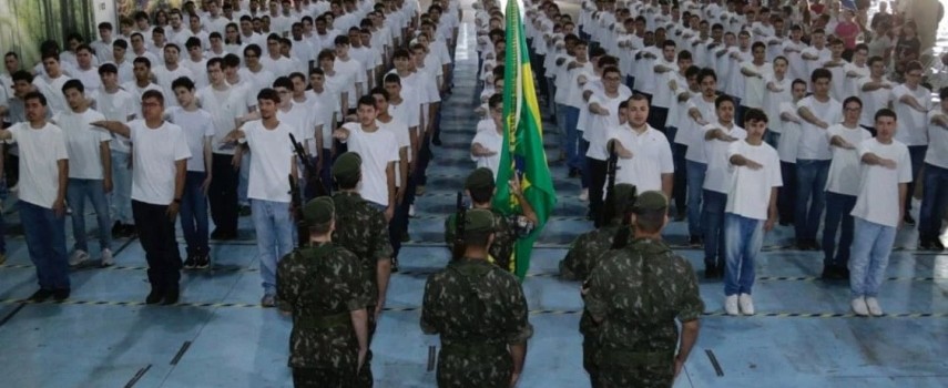 juramento-a-bandeira-reuniu-jovens-no-pavilhao-de-exposicoes