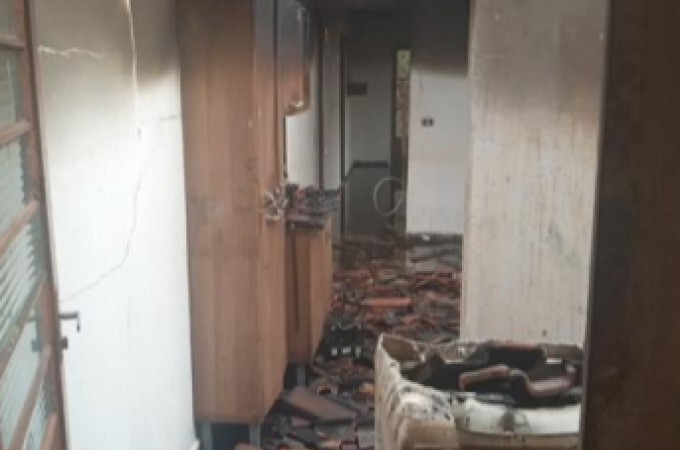 Incndio destruiu casa no Jd. Santa Clara