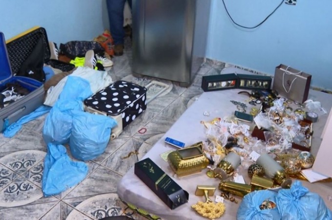 It�polis: Quadrilha que assaltou joias e roupas � presa 