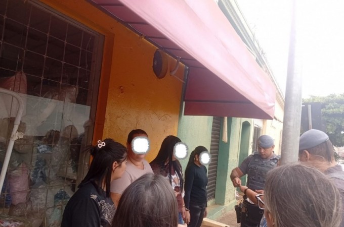 PM prendeu 4 mulheres furtando no Centro de Ibitinga