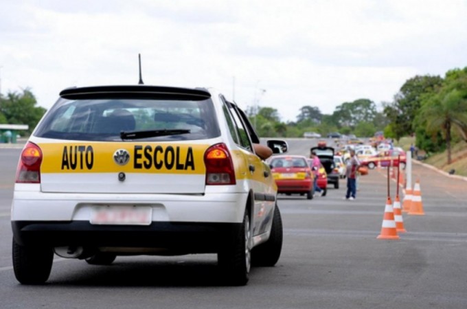 Detran-SP acaba com baliza e libera carro autom�tico no exame