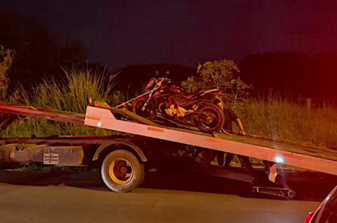 Ibitinga: Adolescentes ca�ram de moto durante fuga da PM