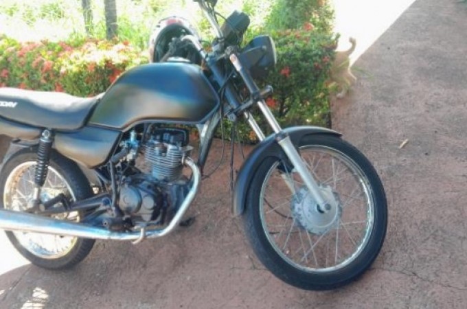PM prendeu homem com moto furtada, em Ibitinga