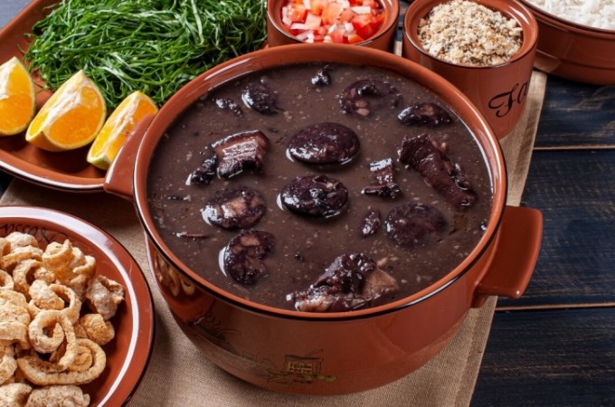  Feijoada em prol do S.O.S. ser� no dia 31 de maio