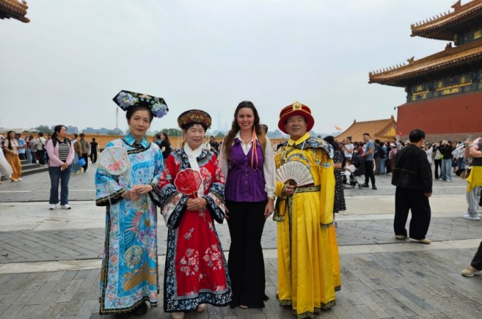  Vereadora Alliny Sartori destaca experi�ncia em miss�o � China