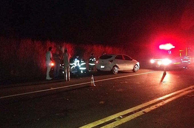 SP-331: Engavetamento com 4 carros e 1 caminh�o 