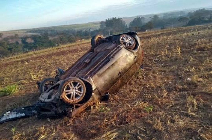 Acidente na SP-261 deixa homem gravemente ferido