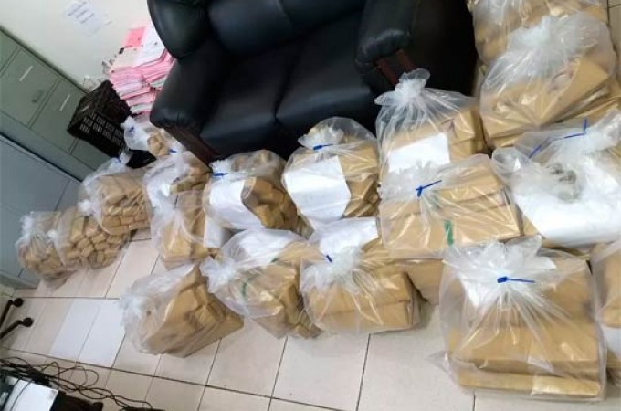 PM apreende menor com quase 500 kg de maconha em It�polis
