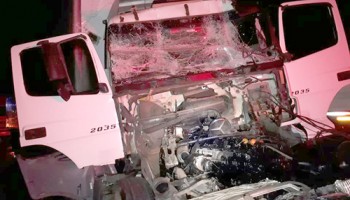 sp-304-caminhoes-colidem-e-motorista-fica-preso-as-ferragens