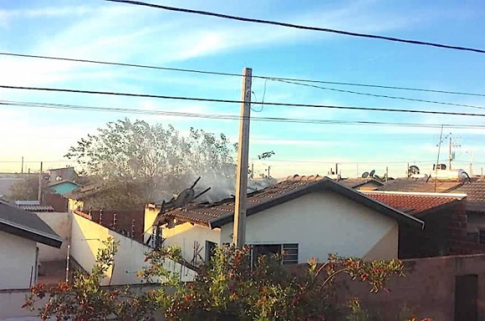 Bombeiros combateram inc�ndio criminoso no Jd. Sto Expedito