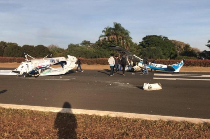 Avies colidem no aeroporto de Itpolis 