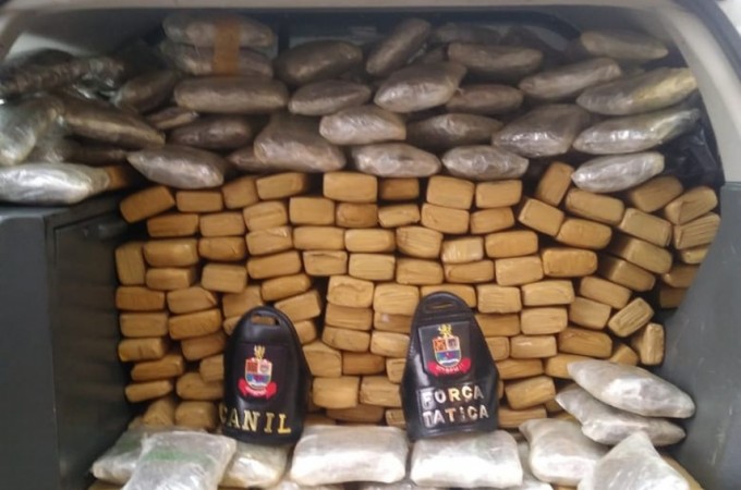 Denncia annima: homem  preso com 200 quilos de maconha em Ja