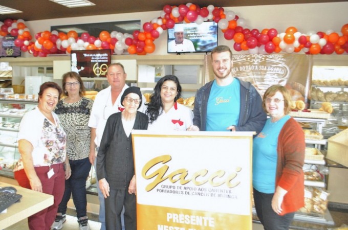 Padaria Moderna comemorou 60 anos com doao para o GACCI
