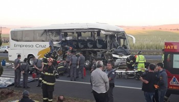 mulher-morre-e-13-ficam-feridos-em-acidente-com-onibus-na-sp-255