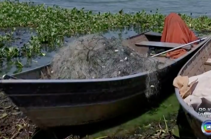 Barco � deriva no Rio Tiet� mobiliza Corpo de Bombeiros em Ibitinga