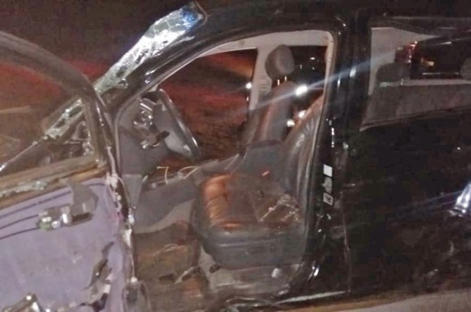 Motorista morre ap�s ter carro atingido por caminh�o em It�polis