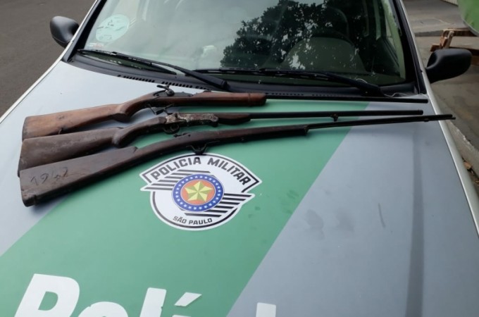 PM Ambiental apreende espingardas e aves silvestres 
