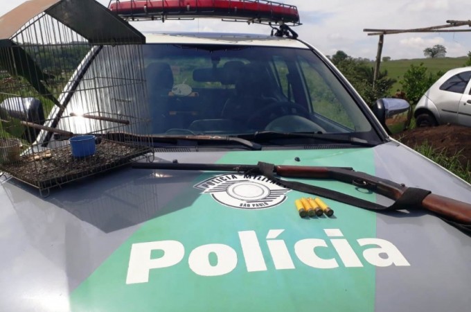 PM Ambiental apreende arma e p�ssaro silvestre mantido em gaiola