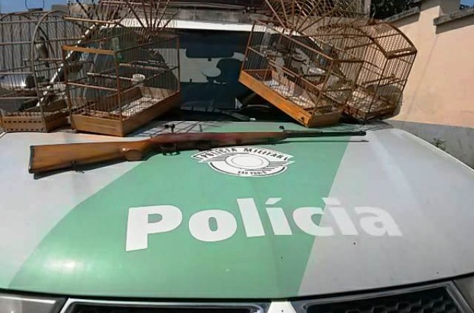 PM Ambiental localiza arma e p�ssaros silvestres em Itapu�