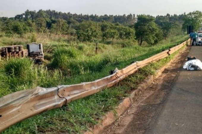 Acidente com caminho deixa 1 morto em Araraquara