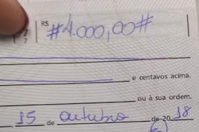 Auxiliar furta cheque no escrit�rio e tenta trocar no com�rcio