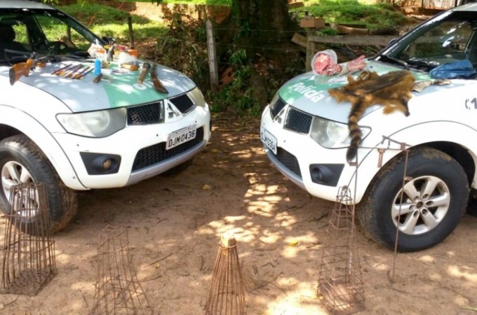Bauru: PM apreende arsenal de ca�a e homem � multado em R$ 5 mil