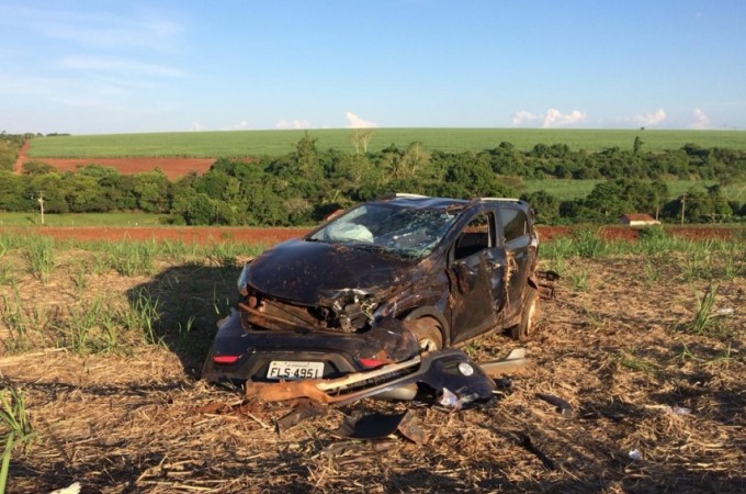Estudante de medicina morre aps capotar carro em rodovia 