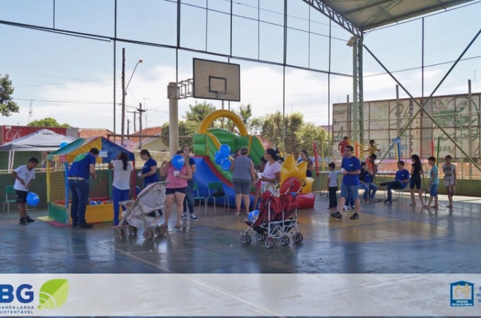 Escolas recebem doaes em comemorao ao Dia das Crianas