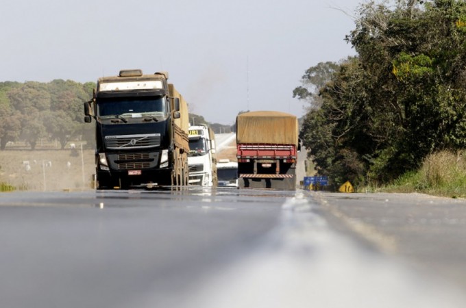 DER restringe circulao de veculos de carga na SP-304 e no litoral