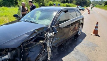 sao-carlos-roda-solta-de-caminhao-atinge-carro-na-rodovia-sp-215