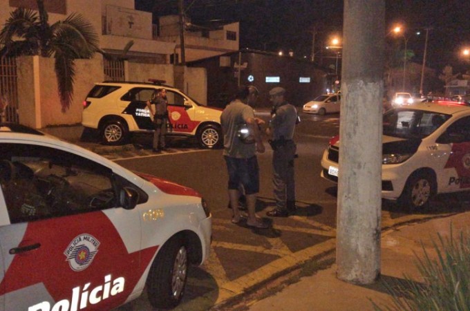 Ibitinga: Homens armados roubam joias, dinheiro e carro