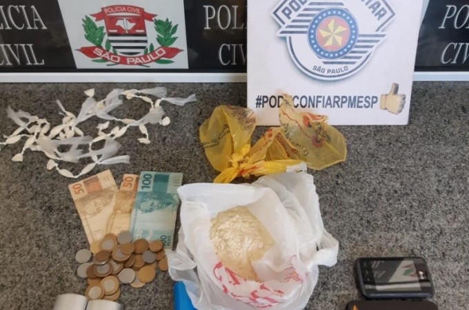 Pol�cia de Iacanga prende seis com drogas e armas durante opera��o