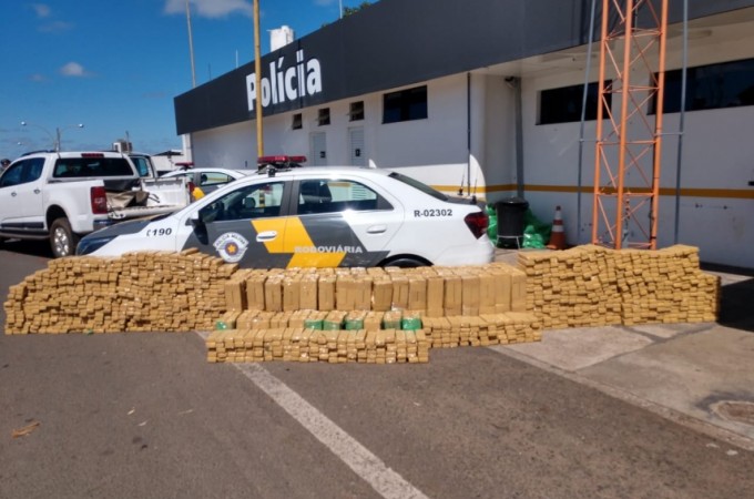 Pol�cia Militar Rodovi�ria apreende 1 tonelada de maconha em Bauru