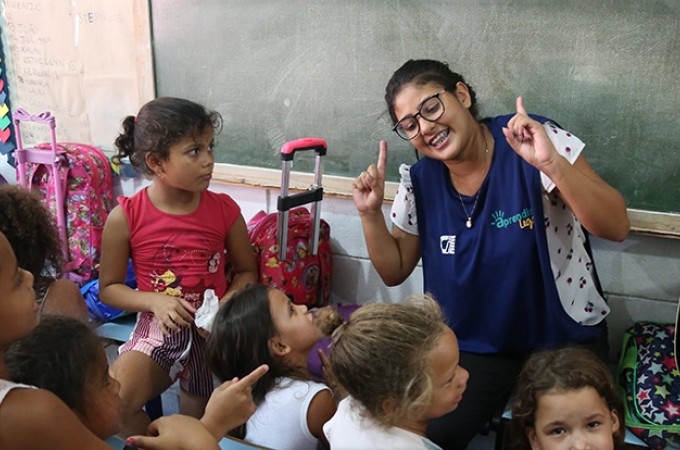 Projeto Crescer recebe jovens do CIEE para atividades