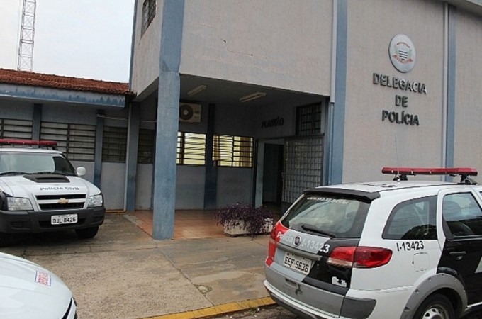 Mat�o: Homem � preso ap�s manter esposa e filhos em c�rcere privado