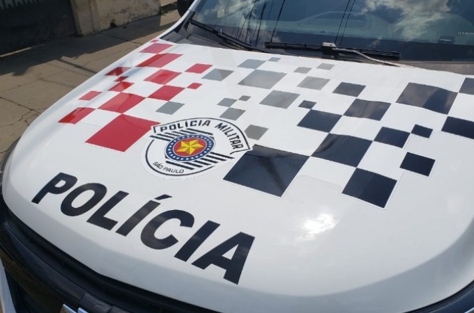 Homem � baleado em persegui��o policial e preso ap�s roubo