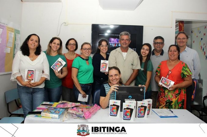 Escolas so premiadas aps coleta de 12 mil litros de leo usado