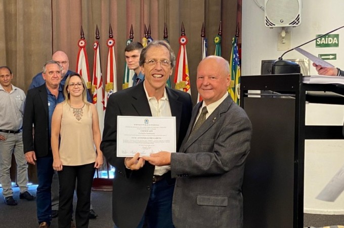 Corretor de Ibitinga recebe certificado de 'Avaliador de Imveis'